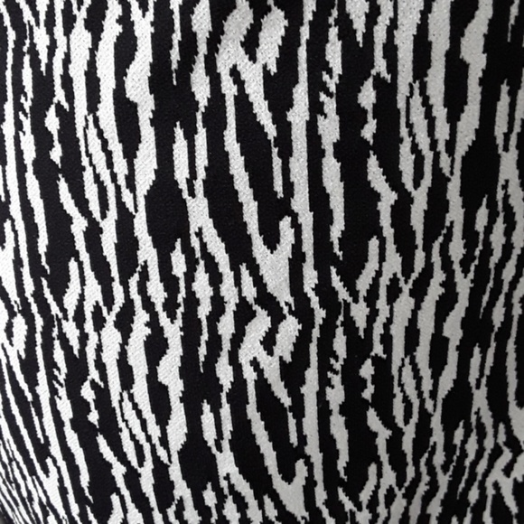 PEA IN A POD Under Belly Jacquard Maternity Skirt - Picture 5 of 8